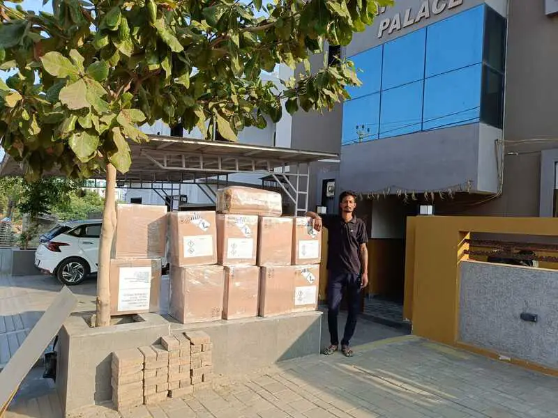 Packers and movers samakhiali